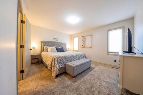 4709 7 Street, Coalhurst, AB - Indoor Photo Showing Bedroom