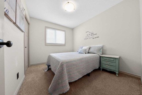 4709 7 Street, Coalhurst, AB - Indoor Photo Showing Bedroom