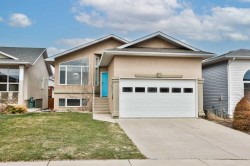 15 Cowichan Court WESTLethbridge, AB T1K 7M9