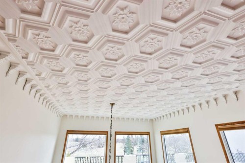 318 Mcmaster Boulevard West, Lethbridge, AB - 