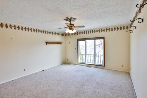 318 Mcmaster Boulevard West, Lethbridge, AB - Indoor Photo Showing Other Room