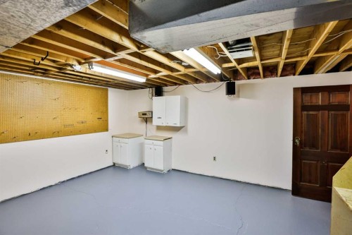 318 Mcmaster Boulevard West, Lethbridge, AB - Indoor Photo Showing Basement