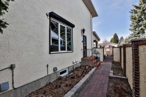 318 Mcmaster Boulevard West, Lethbridge, AB - Outdoor With Exterior