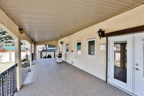 318 Mcmaster Boulevard West, Lethbridge, AB - Outdoor With Deck Patio Veranda With Exterior