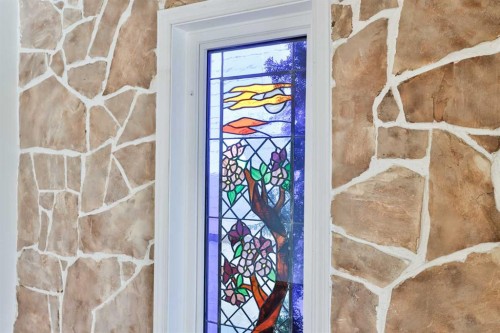 318 Mcmaster Boulevard West, Lethbridge, AB - Indoor