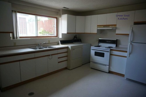 146 Mcgill Boulevard West, Lethbridge, AB 