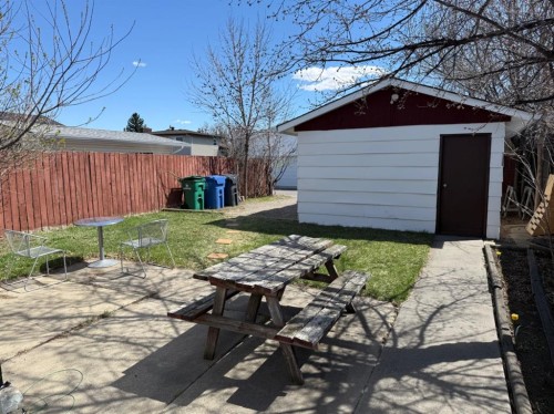 146 Mcgill Boulevard West, Lethbridge, AB 