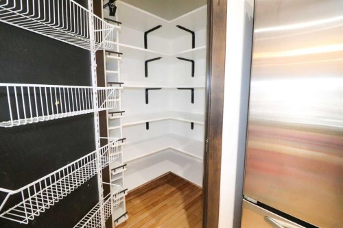 4 Heritage Point West, Lethbridge, AB - Indoor