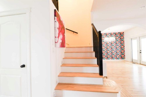 4 Heritage Point West, Lethbridge, AB - Indoor Photo Showing Other Room