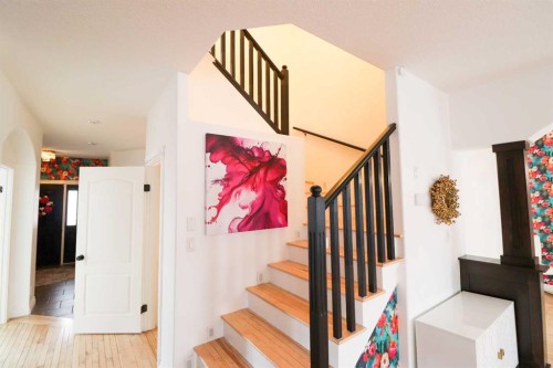 4 Heritage Point West, Lethbridge, AB - Indoor Photo Showing Other Room