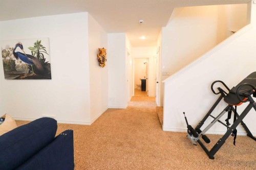 4 Heritage Point West, Lethbridge, AB - Indoor Photo Showing Other Room