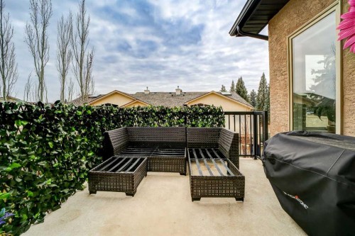 4 Heritage Point West, Lethbridge, AB - Outdoor With Exterior