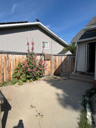 505 4 Street, Stirling, AB - Outdoor With Exterior