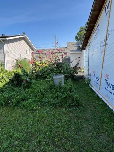 505 4 Street, Stirling, AB - Outdoor