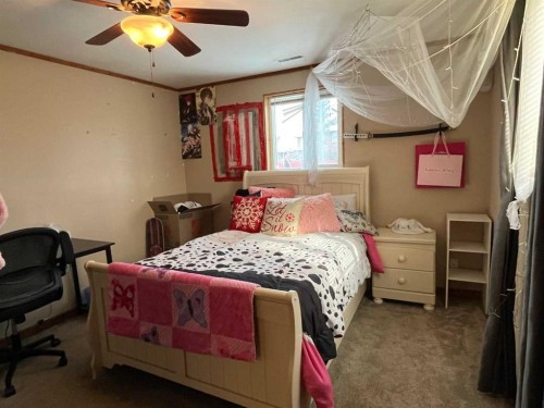 505 4 Street, Stirling, AB - Indoor Photo Showing Bedroom