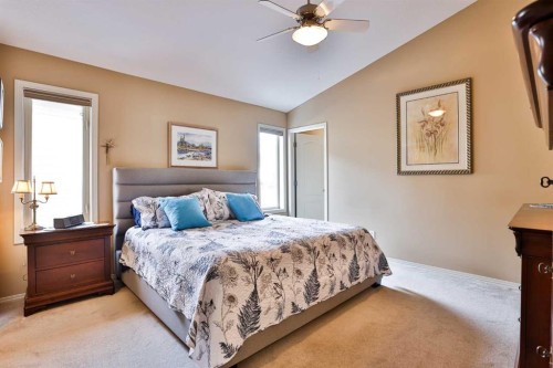 91 Fairmont Point South, Lethbridge, AB - Indoor Photo Showing Bedroom