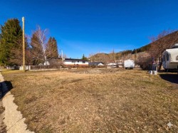 13117 22 Avenue Blairmore, AB T0K 0E0
