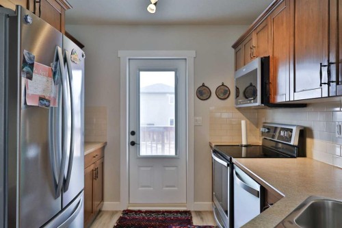 1988 Parkside Way, Coaldale, AB - Indoor Photo Showing Kitchen