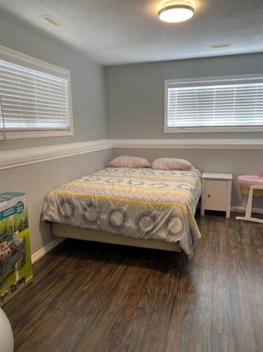1988 Parkside Way, Coaldale, AB - Indoor Photo Showing Bedroom