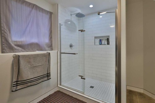 1988 Parkside Way, Coaldale, AB - Indoor Photo Showing Bathroom
