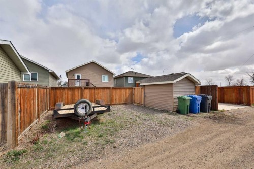 1988 Parkside Way, Coaldale, AB - Outdoor