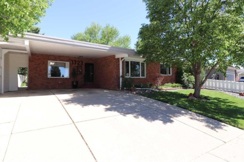 1723 Lakemount Boulevard SOUTH Lethbridge, AB T1K 3K5