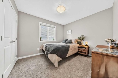 389 Moonlight Way West, Lethbridge, AB - Indoor Photo Showing Bedroom