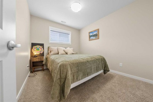 389 Moonlight Way West, Lethbridge, AB - Indoor Photo Showing Bedroom