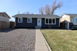 4726 57 ave Taber, AB T1G 1E4