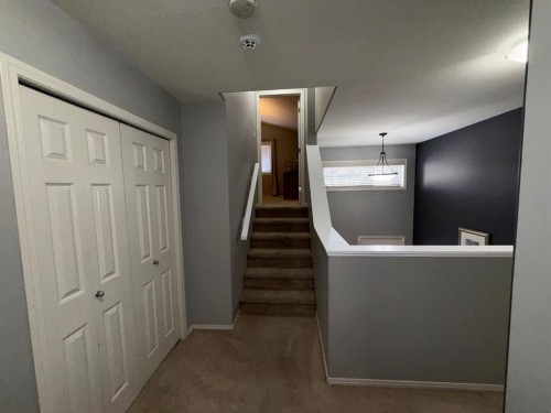 755 Silkstone Close West, Lethbridge, AB - Indoor Photo Showing Other Room