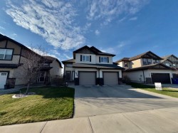 755 Silkstone Close WESTLethbridge, AB T1J 4B9
