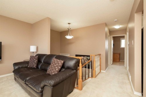 3512 20 Avenue South, Lethbridge, AB - Indoor Photo Showing Other Room