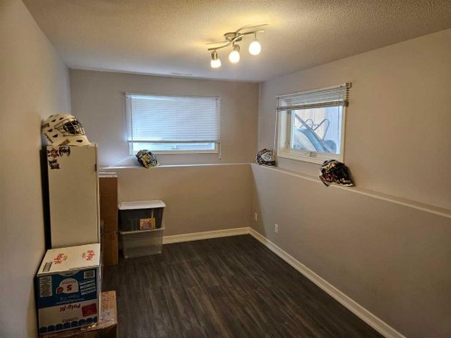 58 Heritage Circle West, Lethbridge, AB - Indoor Photo Showing Other Room