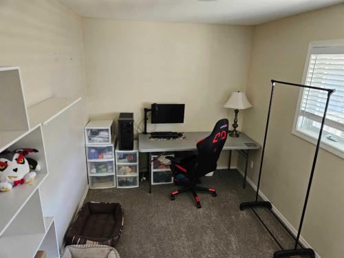 58 Heritage Circle West, Lethbridge, AB - Indoor Photo Showing Office