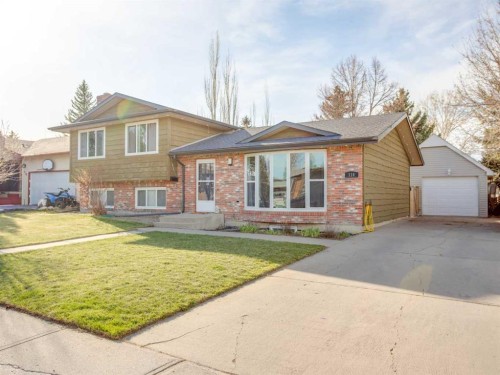 114 Laval Court WEST Lethbridge, AB T1K 4G3