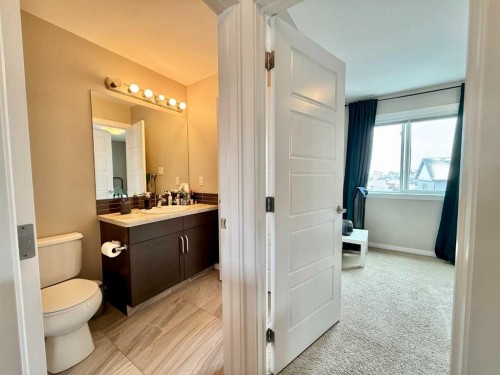 3-1134 Keystone Road West, Lethbridge, AB - Indoor Photo Showing Bathroom