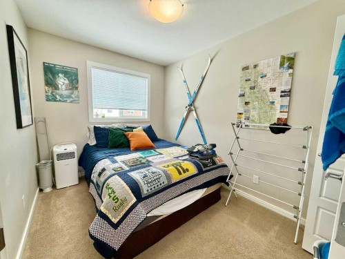 3-1134 Keystone Road West, Lethbridge, AB - Indoor Photo Showing Bedroom