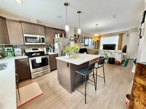 3-1134 Keystone Road West, Lethbridge, AB - Indoor Photo Showing Kitchen With Double Sink With Upgraded Kitchen