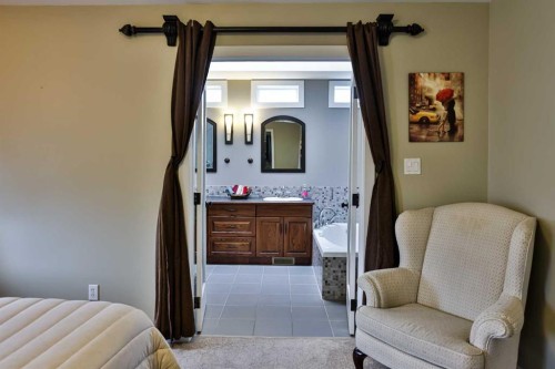 4 Rivermill Landing West, Lethbridge, AB - Indoor Photo Showing Bedroom