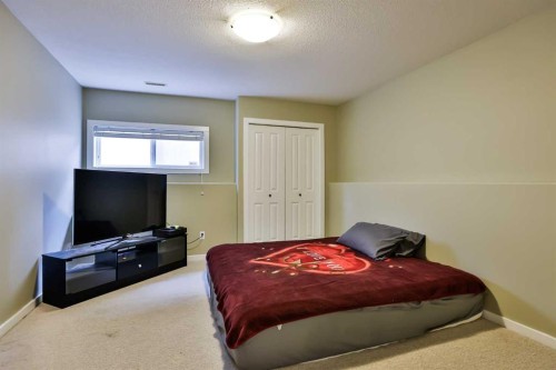 4 Rivermill Landing West, Lethbridge, AB - Indoor Photo Showing Bedroom