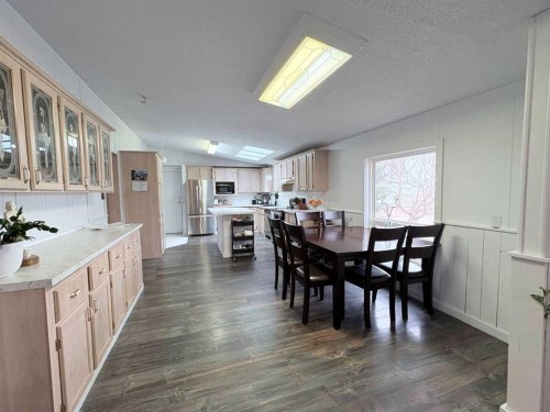 On 252 Range, Rural Cardston County, AB - Indoor Photo Showing Dining Room