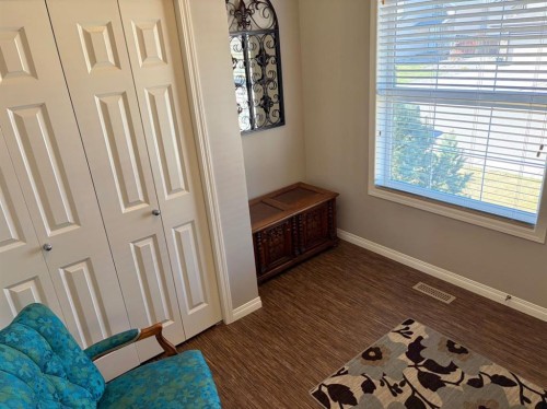 532 Sunridge Crescent West, Lethbridge, AB - Indoor Photo Showing Other Room