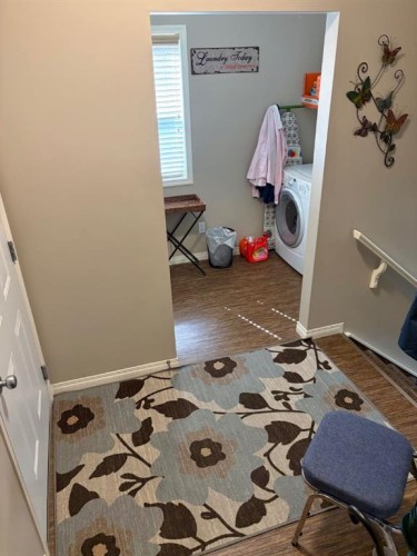 532 Sunridge Crescent West, Lethbridge, AB - Indoor Photo Showing Other Room