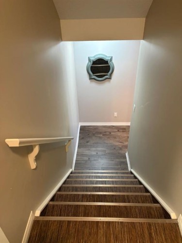 532 Sunridge Crescent West, Lethbridge, AB - Indoor Photo Showing Other Room