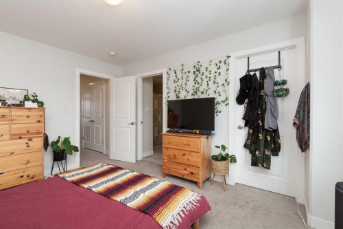 3-67 Aquitania Circle West, Lethbridge, AB - Indoor Photo Showing Bedroom