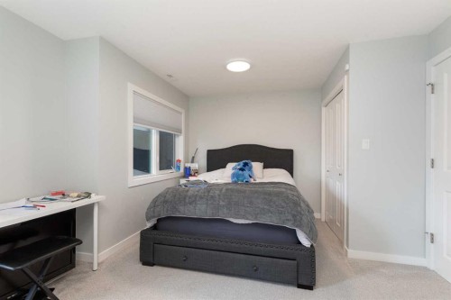 3-67 Aquitania Circle West, Lethbridge, AB - Indoor Photo Showing Bedroom