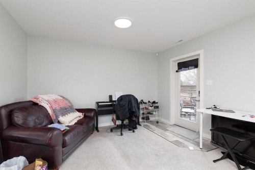 3-67 Aquitania Circle West, Lethbridge, AB - Indoor