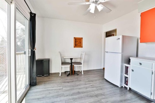 2124 6A Avenue North, Lethbridge, AB - Indoor Photo Showing Kitchen