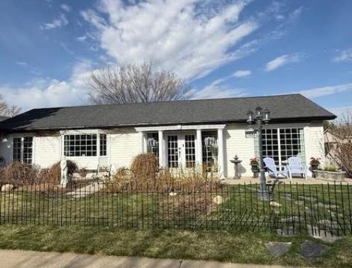 1006 9 Street NORTH Lethbridge, AB T1H 1Z8