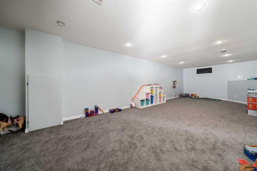 4821 56 Avenue, Taber, AB - Indoor